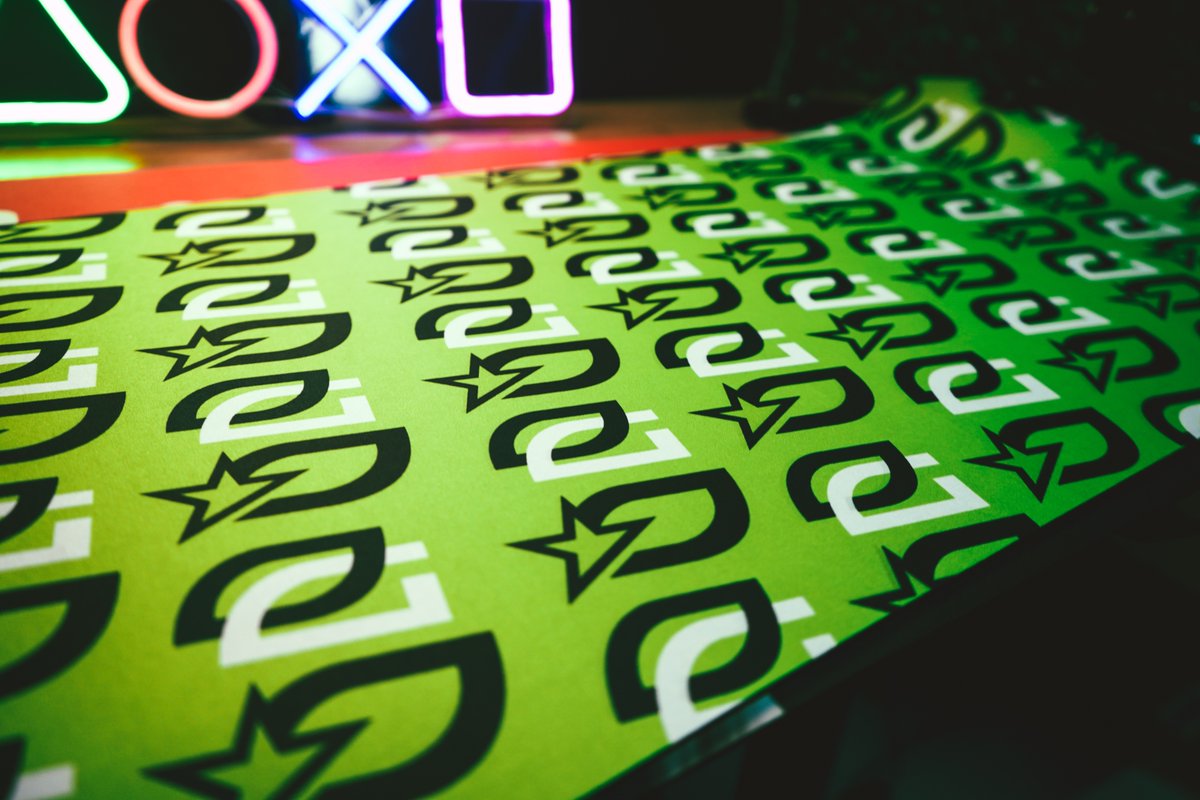 CinchJake's tweet photo. Hey @H3CZ, made some big mousepads for fun. Would love to send these to you. https://t.co/T5ClHXyWI3