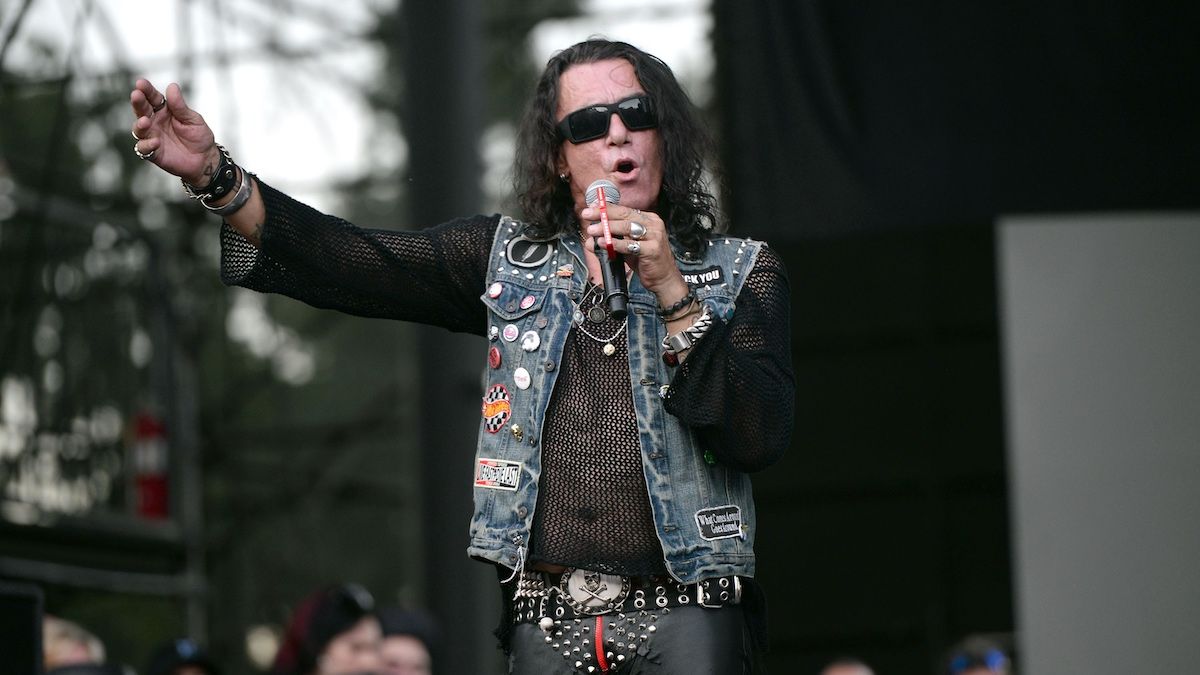 Happy Birthday Stephen Pearcy    