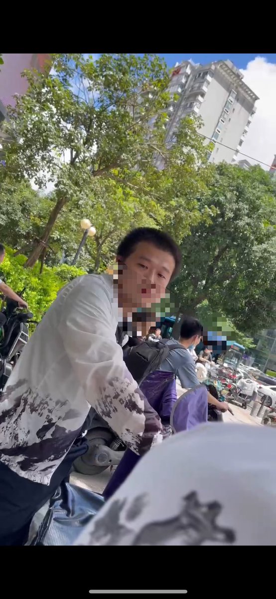 相遇的瞬间好像被发现了什么！？ https://t.co/Vx4omEfRAo