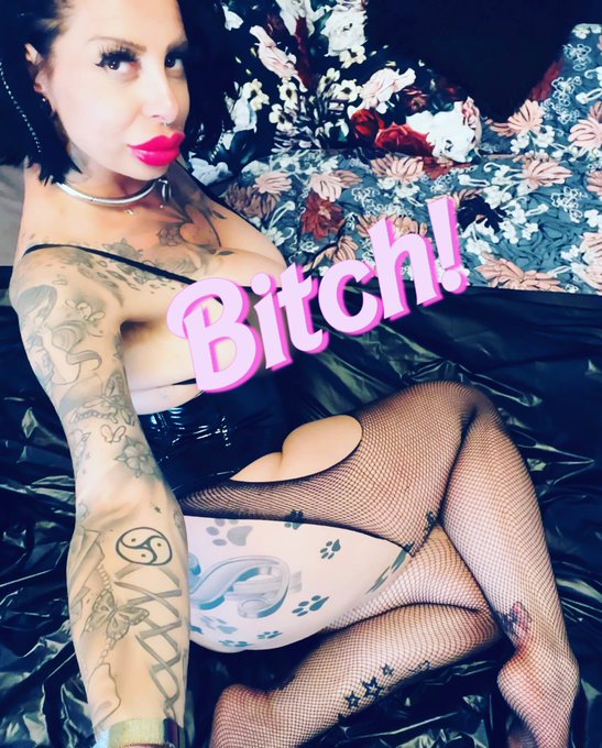 It&lsquo;s Friday B*****s😍 I wish you a nice juicy weekend! #barbie #doll #fishnets #naturalhair #enhanced<a href="/tag/friday"class="tags"><span>#friday</span></a><a href="/tag/naturalhair"class="tags"><span>#naturalhair</span></a><a href="/tag/girlsjustwannahavefun"class="tags"><span>#girlsjustwannahavefun</span></a><a href="/tag/pink"class="tags"><span>#pink</span></a>