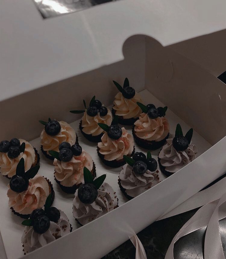 Lima_arty's tweet image. GM, my dear #NFTfamily! 🤍☕️

It’s my B-Day today and I meet it with a smile and a happy heart!💛✨
Glad to share this wonderful day with you, guys!🥳🎂

 I love everyone and wish you a great mood!☀️🫶🏻

#HappyBDay #GoodVibesOnly
#NFTfam #NFTCommunity #NFTartist #NFT