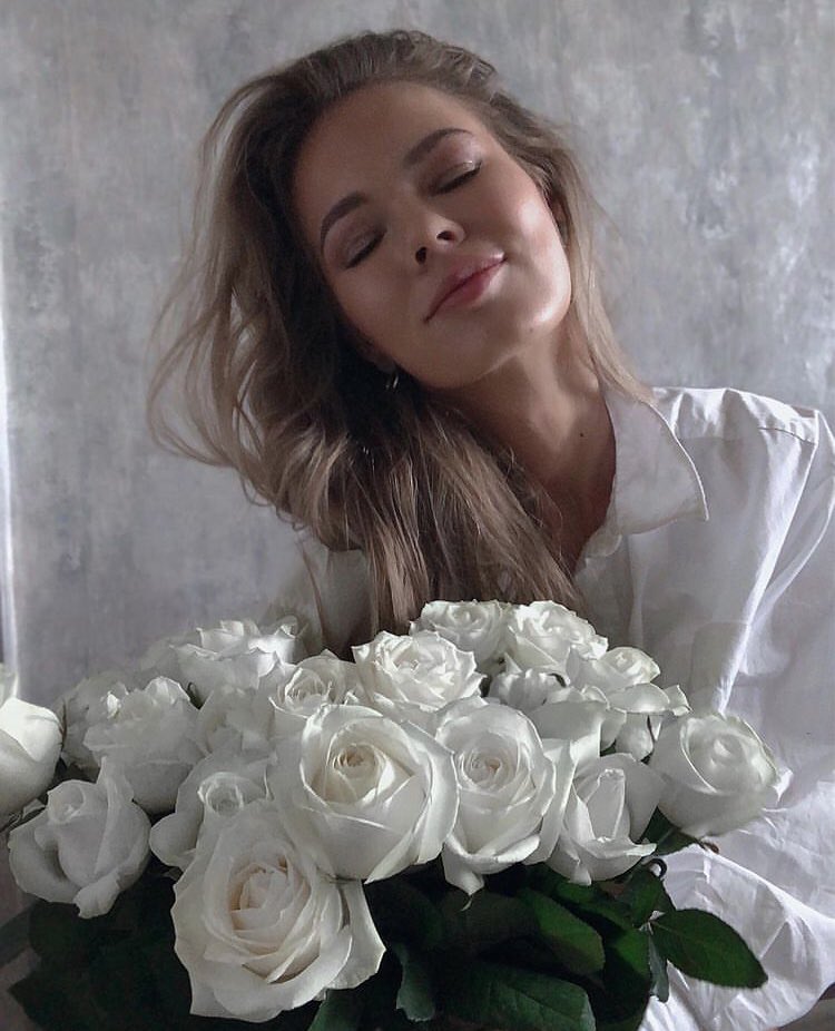 Lima_arty's tweet image. GM, my dear #NFTfamily! 🤍☕️

It’s my B-Day today and I meet it with a smile and a happy heart!💛✨
Glad to share this wonderful day with you, guys!🥳🎂

 I love everyone and wish you a great mood!☀️🫶🏻

#HappyBDay #GoodVibesOnly
#NFTfam #NFTCommunity #NFTartist #NFT