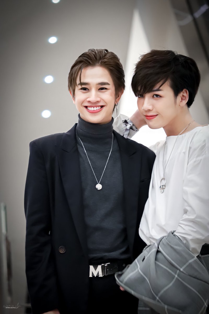 0106sunshineeee's tweet photo. ohhh my babies are back on 3rd July, plz more pics and clips of these twos 😭🥰
#FlukeEarth #cooheart
#เจ้าแก้มก้อน #fluke_natouch https://t.co/m7mTWoNyNt