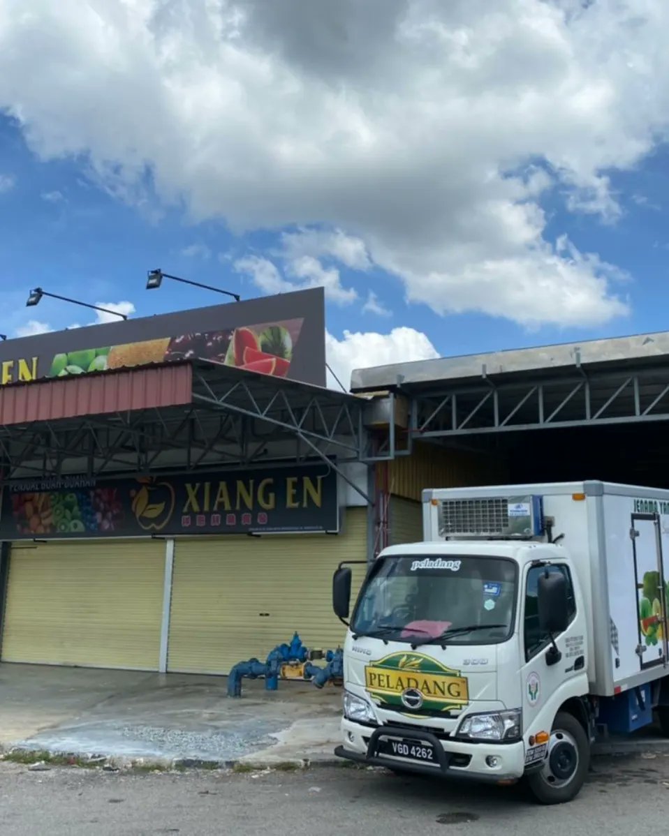 PPK_Kluang's tweet photo. 𝐏𝐄𝐌𝐀𝐒𝐀𝐑𝐀𝐍 𝐇𝐀𝐒𝐈𝐋 𝐏𝐄𝐑𝐓𝐀𝐍𝐈𝐀𝐍 𝐊𝐄 𝐏𝐀𝐒𝐈𝐑 𝐆𝐔𝐃𝐀𝐍𝐆, 𝐉𝐎𝐇𝐎𝐑 𝐁𝐀𝐇𝐑𝐔

Perluasan segmen pasaran borong ke Pasir Gudang, Johor Bahru oleh Pertubuhan Peladang Kawasan Kluang . Alhamdulillah hari ini 1 tan sayuran dapat dibekalkan. https://t.co/MAmV60UcGy