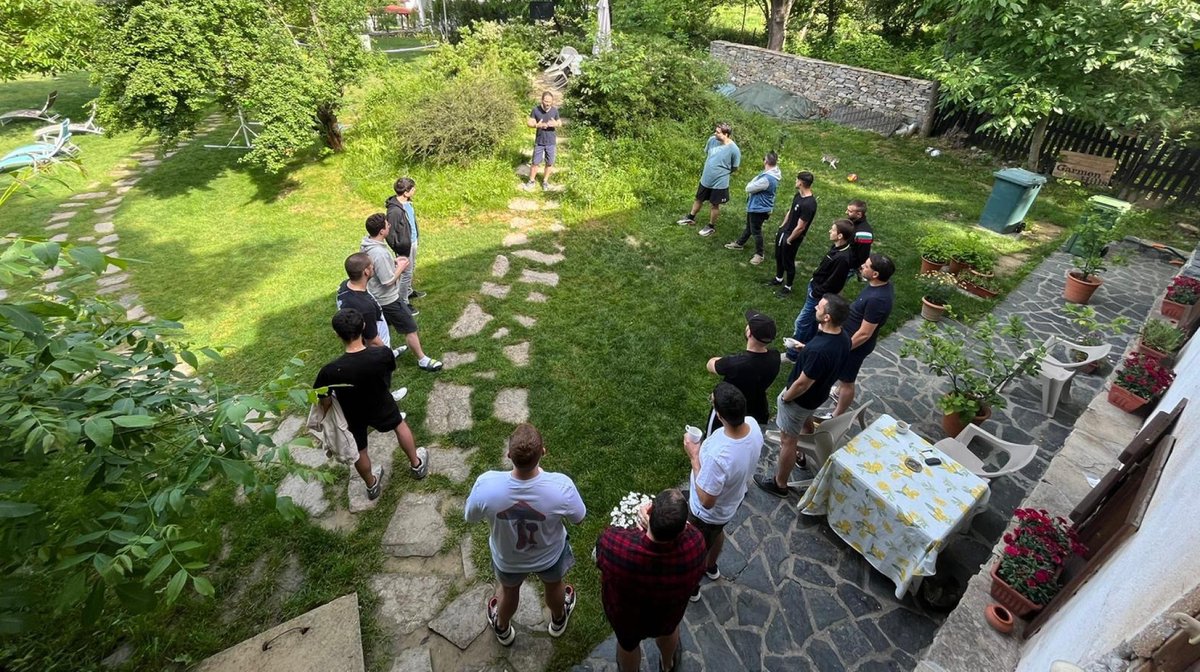 DevStyleR1's tweet image. 🤩💯🧑‍💻👩‍💻30 души от продуктовия екип на @timify пропътуваха цяла Европа към група вили в отдалеченото село Гърмен, закътано в българските планини 🏔: devstyler.bg/blog/2022/07/0…
#TIMIFY #хакатон #TIMIFYAppMarketplace #приложение #интеграция #frontend #екип #функционалност #UI #UX #код