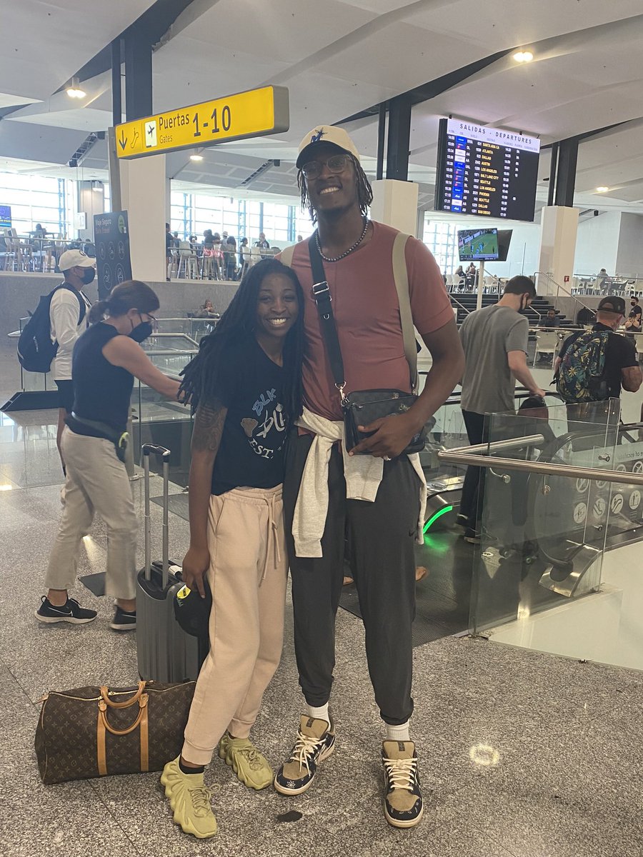 Jaila2Smooth's tweet photo. Now just waiting on @Original_Turner to make his way to Charlotte so I can sell him a crib! He’s such a dope individual, no cap! Let’s make it happen! https://t.co/uJc1omK1NF