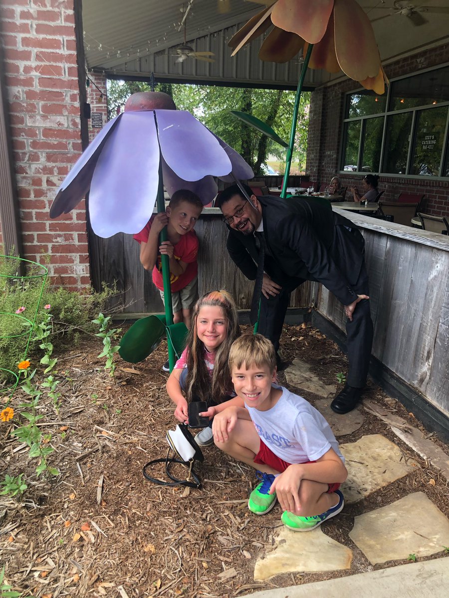bani_meharg's tweet photo. @midlandelem students had a great time today with @matt_dozier #EASTInitiative https://t.co/NByigkRRWA