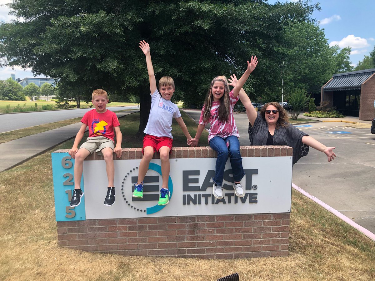 bani_meharg's tweet photo. @midlandelem students had a great time today with @matt_dozier #EASTInitiative https://t.co/NByigkRRWA