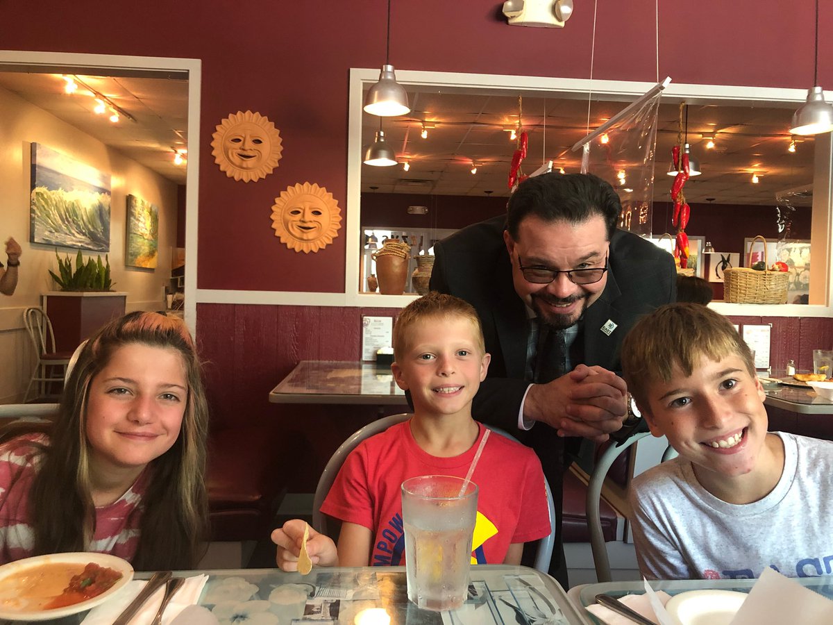 bani_meharg's tweet photo. @midlandelem students had a great time today with @matt_dozier #EASTInitiative https://t.co/NByigkRRWA