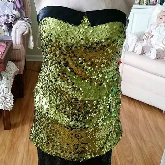 letitbeginfash's tweet photo. So good I had to share! Check out all the items I'm loving on @Poshmarkapp from @Second_Hand_Lil #poshmark #fashion #style #shopmycloset #moamoa #entry #lanebryant: https://t.co/Yjd39u0fpK https://t.co/OZcCaJGUpR