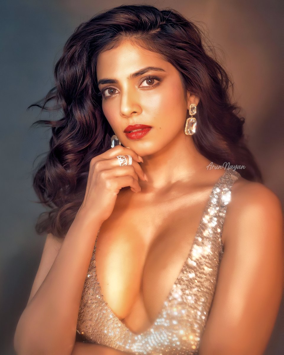 Malavika Mohanan 🔥😍 #MalavikaMohanan #arunnayan