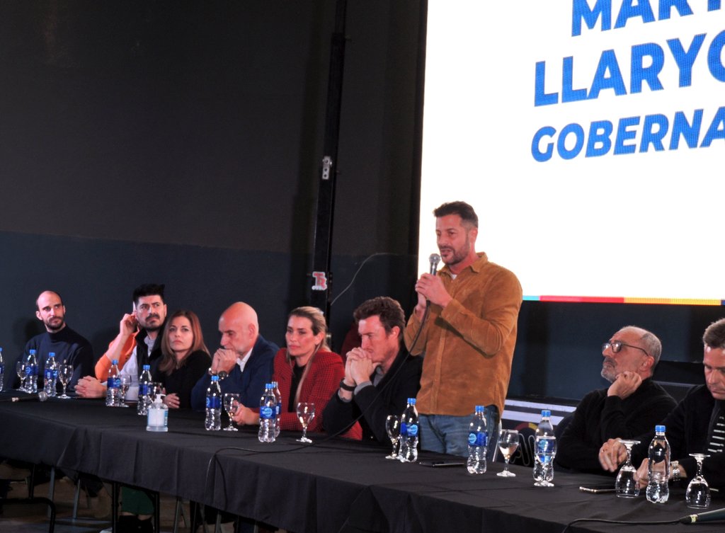 francodmiranda's tweet photo. La Junta Promotora de #BellVille ya está en marcha!✌🏼

El pedido #LlaryoraGobernador suena en toda la provincia y cada vez con más fuerza. Martín es nuestro mejor candidato para continuar el progreso en #Córdoba https://t.co/K1RnFw37Mq