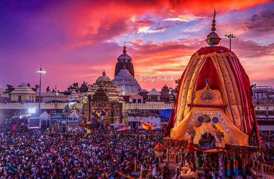 prashantlulu456's tweet photo. कदाचित् कालिन्दी_तट_विपिन_सङ्गीत_तरलो
मुदाभीरी_नारी_वदन_कमलास्वाद_मधुपः ।
रमा_शम्भु_ब्रह्मामर_पति_गणेशार्चित_पदो
जगन्नाथः स्वामी नयन_पथ_गामी भवतु मे 

#JayJagannath #HappyRathYatra https://t.co/YNlbTYwR6J