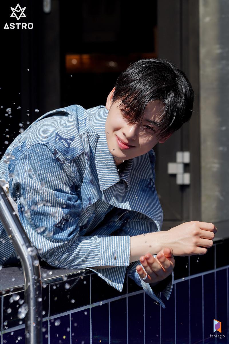 AstroUnitEsp's tweet photo. #⃣[TREND]

Festejemos!! Por favor unete con los hashtags y la frase:

ACTOR CHA EUNWOO IN HOLLYWOOD
#차은우_ACTOR_IN_HOLLYWOOD

Se vienen cosas enormes para nuestro Eunwoo!
[#ASTRO| #아스트로| @offclASTRO] https://t.co/j7KQUFh5vz