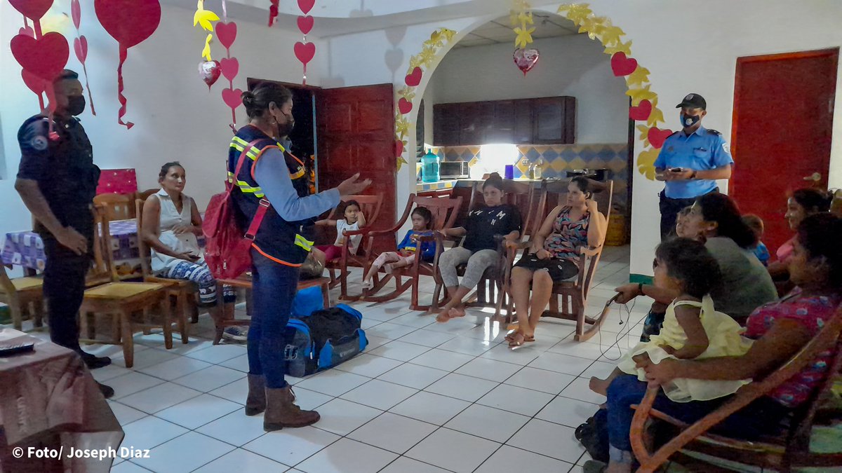 #CÁRDENAS | Comupred Municipal realizan evacuación de mujeres embarazadas de la comunidad El Toro para albergarlas en la casa materna.
<a href="/lacayo_ada/">Ada Lacayo</a> @BismarckObandoV <a href="/EfrainJosueSan1/">Efrain Mendez Sanchez</a> <a href="/jbrisol/">🅰️racely ♏ 🧲anales❤️🖤</a> <a href="/Ivan92429509/">Moncada Sandinista ♥️🖤</a> <a href="/lacayo_ada/">Ada Lacayo</a>