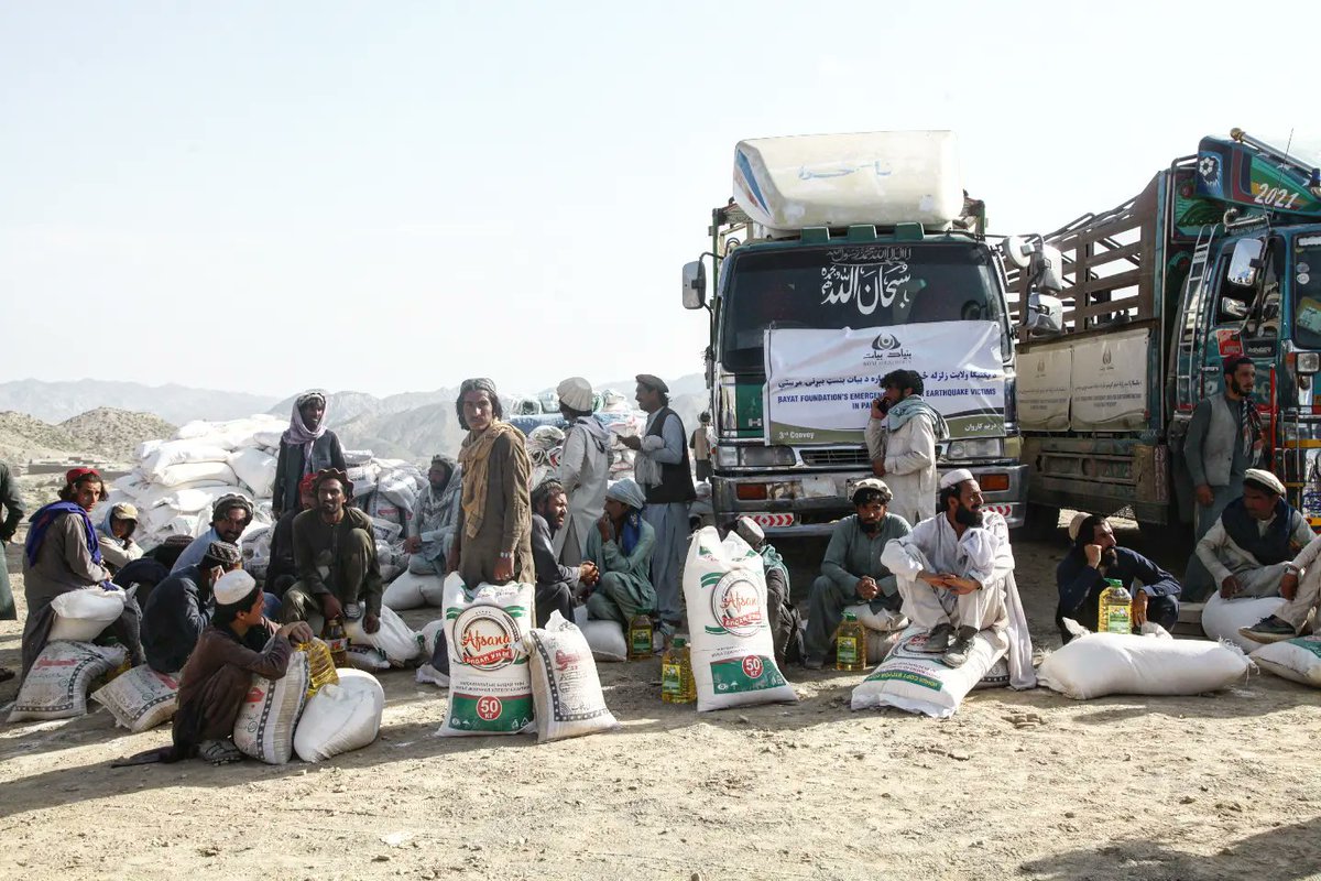 bayatfoundation's tweet photo. Bayat Foundation continues to provide aid to the residents of Paktika with a third caravan of essential emergency items. 

Items include food packages with essential cooking items, tents, and baby kits. https://t.co/6bgb7CM3jV