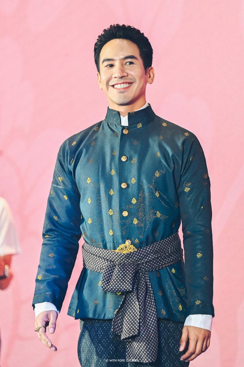with_pope's tweet photo. นี่พี่ภพ หรือน้อนนโพ๊พพงับ  #งานแถลงข่าวบุพเพ๒ #popezap https://t.co/QVD6IhuPrR