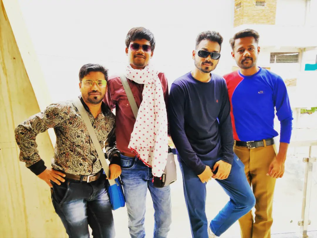 itxtar's tweet photo. एक बहुत ही यादगार पल SCC Damoh
Waseem Sir Vishal sir And Sanket Sir
Workshop 15 May to 21 June
#itxtar #himanshukumarsagar #summercreativeclassdamoh https://t.co/peJhEexpmi