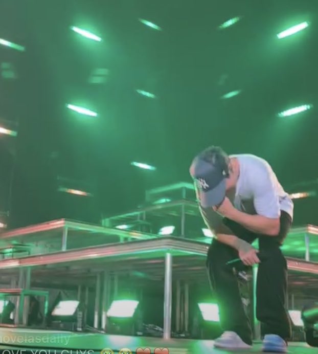 SOSTimeRush's tweet photo. Kendall engaged 
SELLING OUT THE GARDEN 
Logan emotional 
ALL OF THEM SHIRTLESS 
I CAN’T HANDLE ALL OF THIS IN ONE DAY https://t.co/vbYL1wVILC