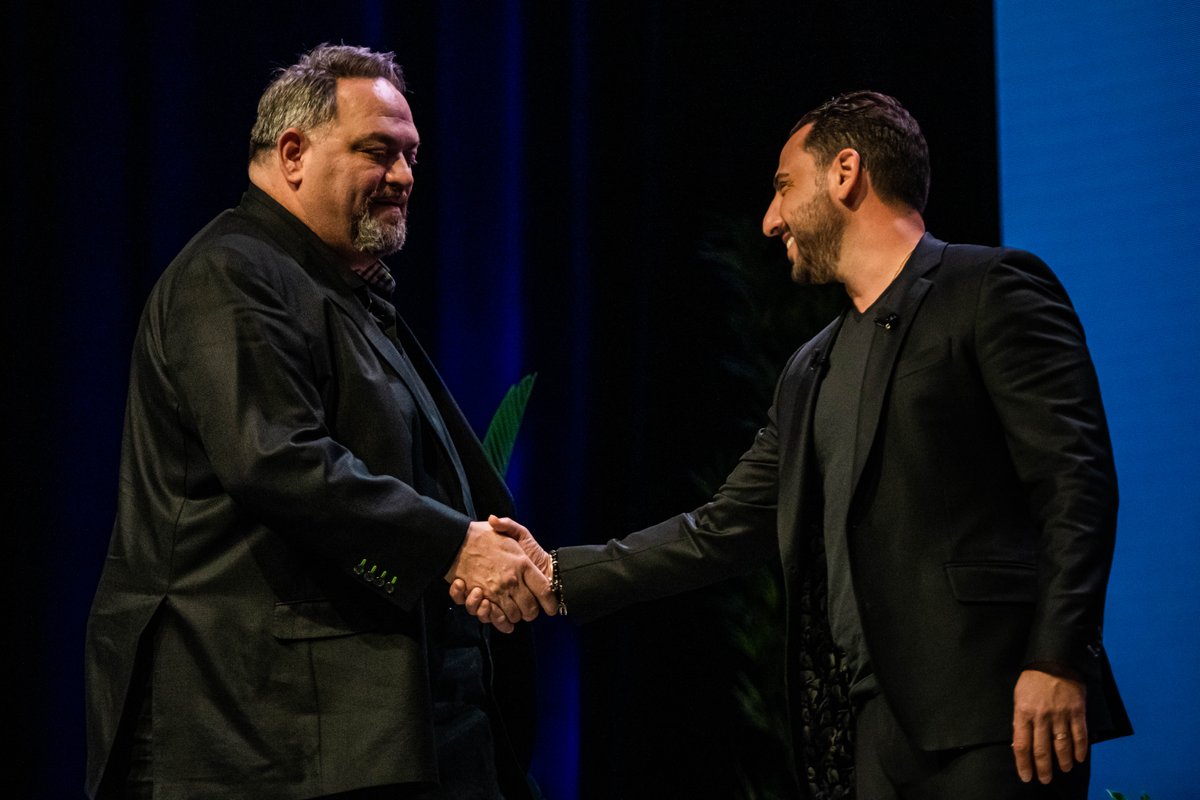 #JoshAltman is probably the most sought-after #realestate agent and investor in the world at this point. And we're so grateful he decided to join us and share his #RiskOn moments at the #RiskOnBusinessConference 🔥