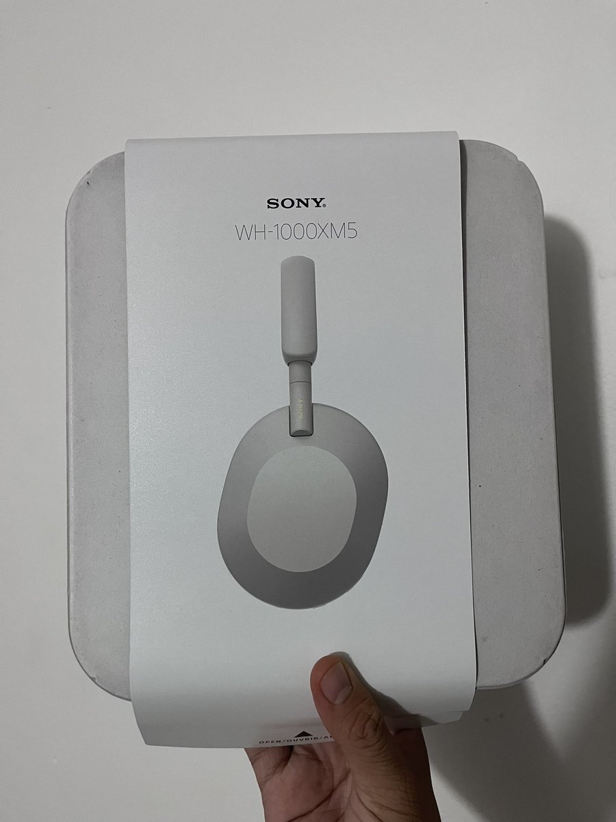 Chri5_AlvFlo's tweet photo. En verdad, ya son los últimos que compro. https://t.co/bhV5GqkXym
