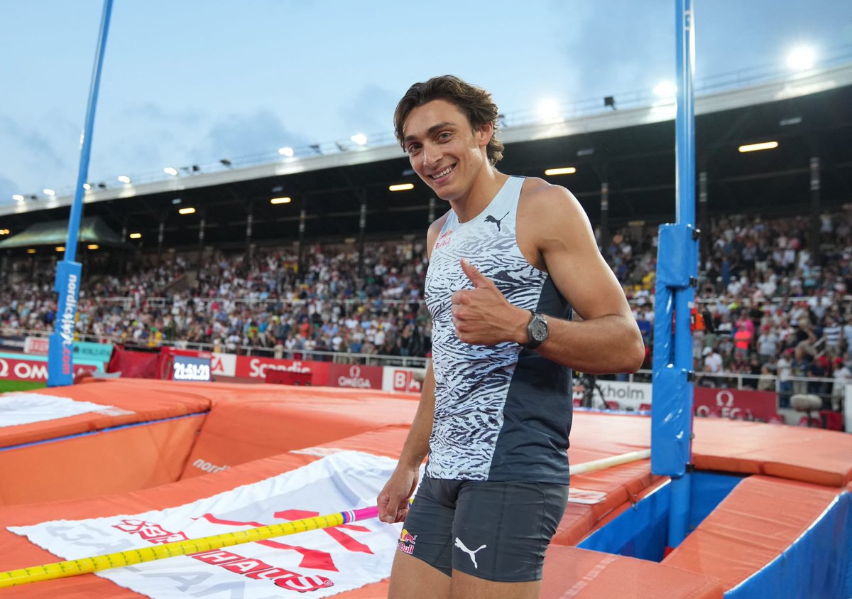 Dünya Rekoru! ⭐⭐ 💎💎 Elmas Lig Stockholm buluşmasında ev sahibi ülkeden rekortmen sırıkla atlamacı Armand Duplantis, kendisine ait olan açık hava dünya rekorunu 6.16'ya çekti. 👏👏
