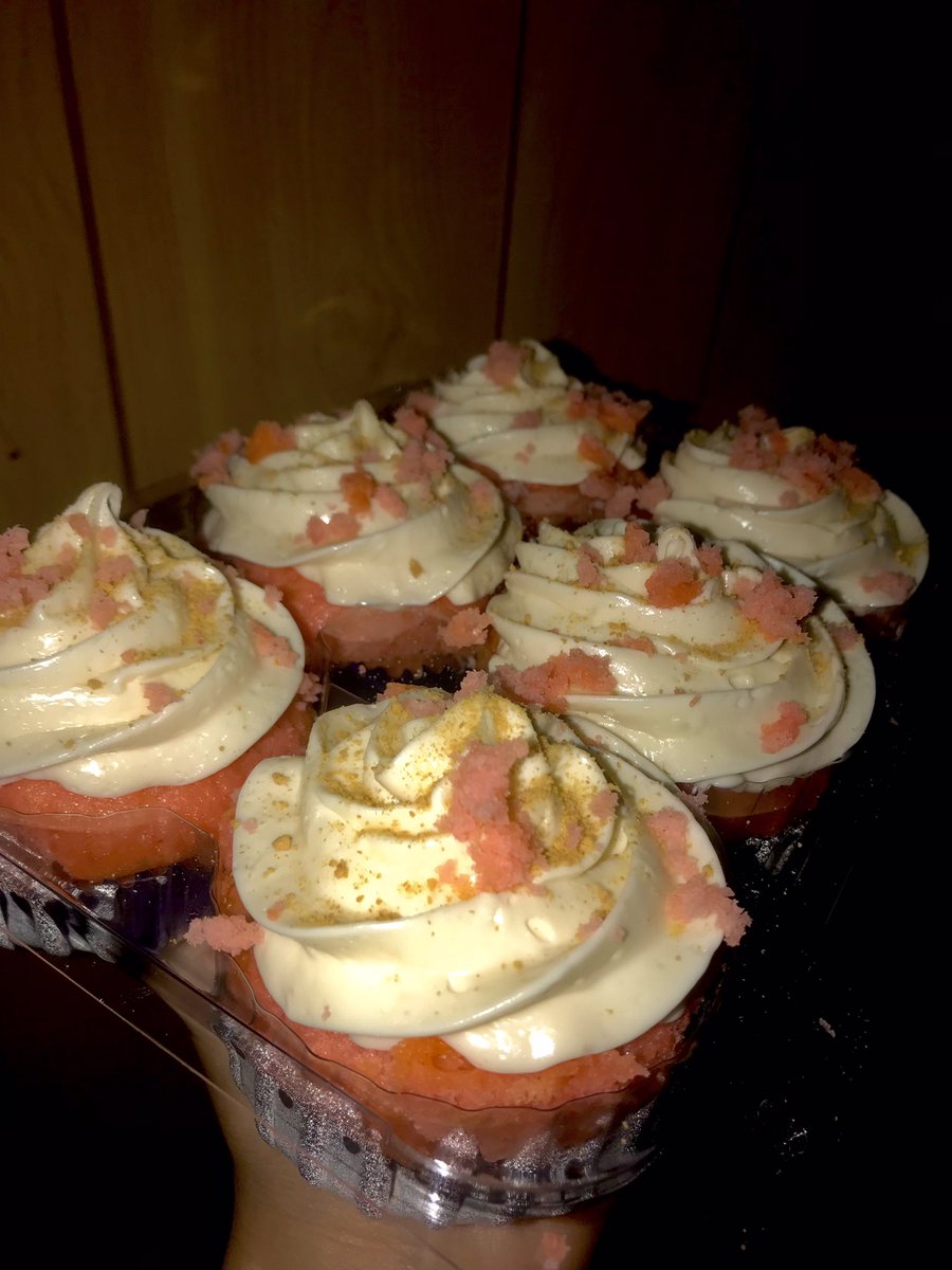 StacyKowalski15's tweet image. Stuffed Strawberry Cheesecake Cupcakes 🧁💞 
#cupcakes #strawberry #cheesecake #dessert #foodpics #SmallBusiness #Cleveland #viral