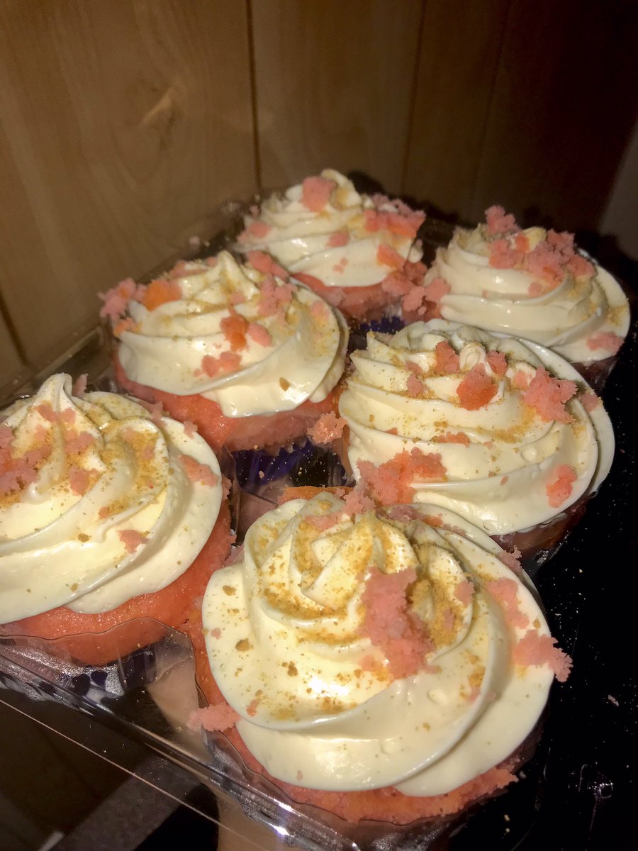 StacyKowalski15's tweet image. Stuffed Strawberry Cheesecake Cupcakes 🧁💞 
#cupcakes #strawberry #cheesecake #dessert #foodpics #SmallBusiness #Cleveland #viral
