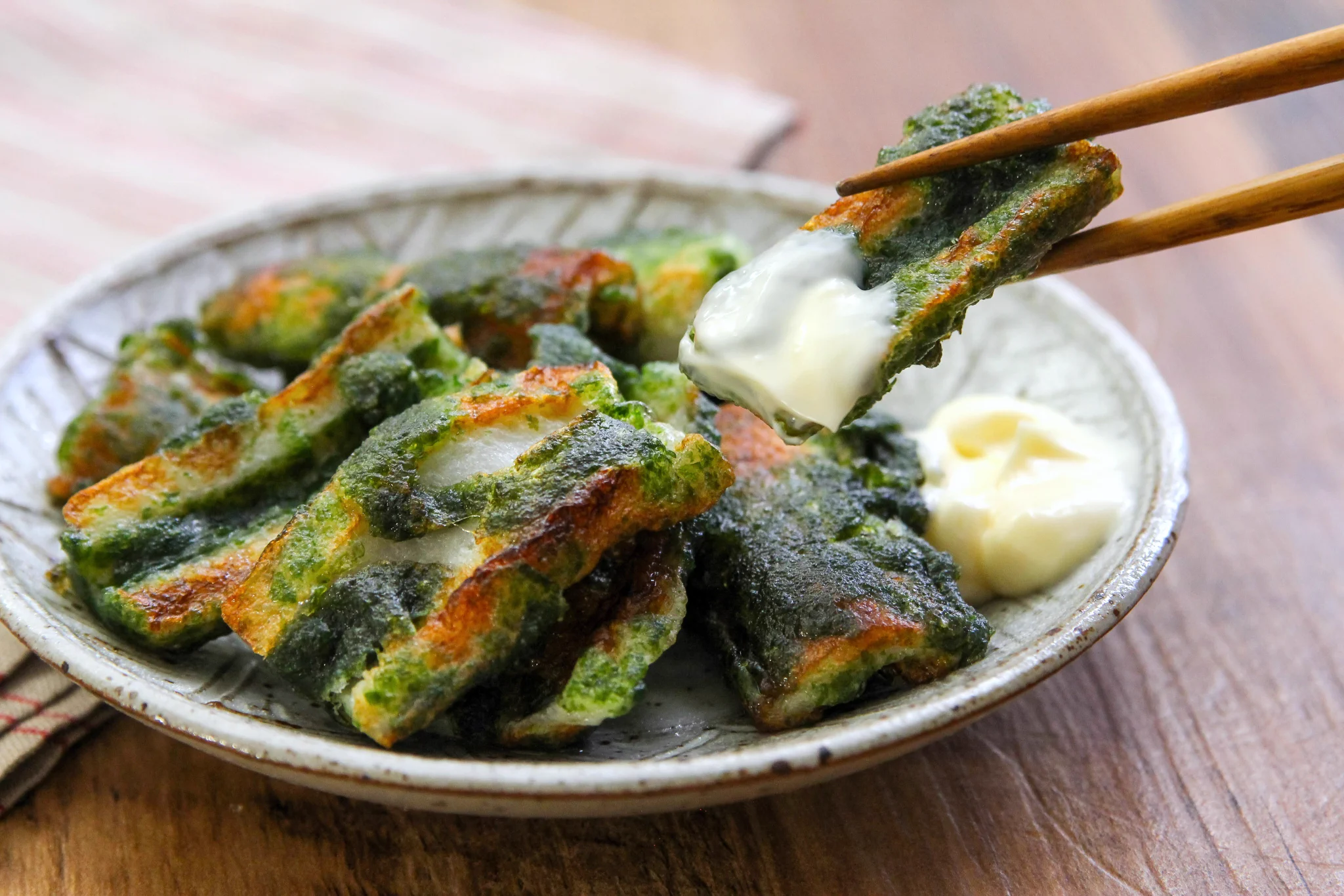少ない量の油で作れちゃうのは嬉しい！お手軽な、ちくわの磯辺揚げレシピ！