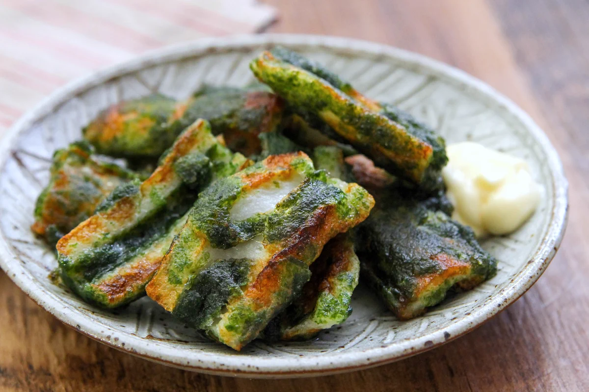 少ない量の油で作れちゃうのは嬉しい！お手軽な、ちくわの磯辺揚げレシピ！