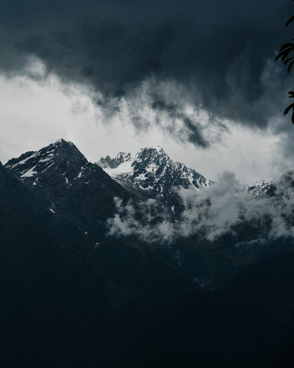 ArtsLazarus's tweet photo. Shades of Himalayas 🏔
#himalayas #shadesofhimalayas #HIMALAYA #himalayan #himalya #houseofvision #lazarus_performing_arts #tweet #retweet https://t.co/6a870mJvnP