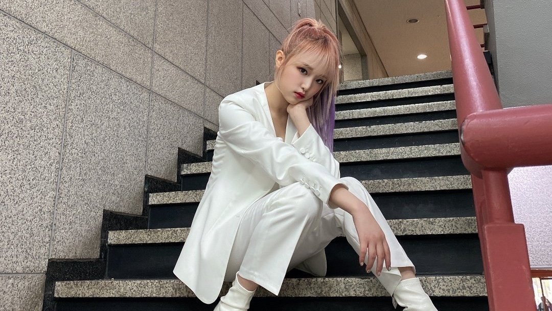 una de nuestras muñequitas decidió convertirse en una de las #𝑠no𝚠yཐིཋྀ𝕒nge𝑙s 👼🏻 así que por favor, cuídenla un montón que a parte de ser parte fundamental de nuestra casita también es parte del #𝖈r𝕪o·t𝕖a𝔪 ❄️ les deseamos lo mejor en este  #𝟷͟s͟tーre𝔱u𝔯n !