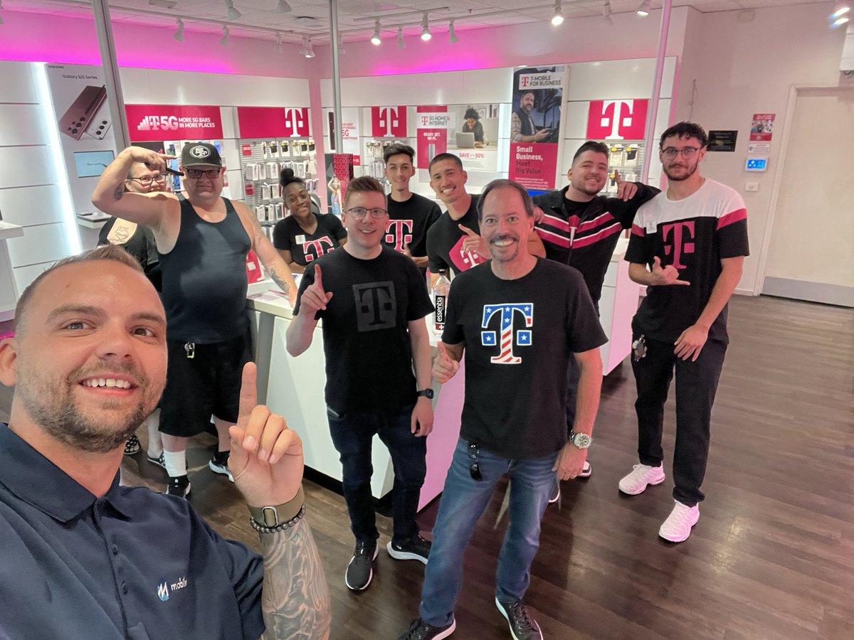 Great time with <a href="/FrankAkers/">Frank Akers</a> &amp; <a href="/Eli_Hy/">Eli Hynes</a>  #PeopleAreEverything