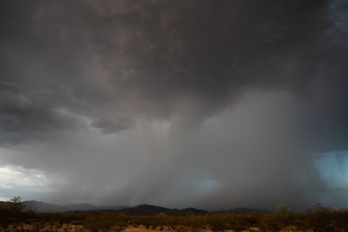 GarbePreston's tweet photo. It's crazy to think that this angry looking storm could turn into something like this within the span of about an hour! #Arizona #Monsoon #Storms #Weather #AZwx #Atmosphere #Clouds #Rain #Photography #StormHour #ThePhotoHour #Sunset_wx #PhoenixAZ #ArizonaHighways #Sunsets https://t.co/7wZ2QgWYAS