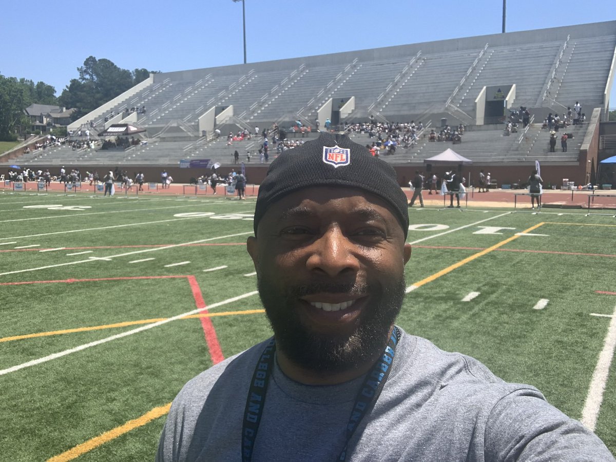 I definitely left it all on the field for a place I grew to love! APS will always hold a special place in my heart! I’m not who I am without you! This is the end of my final day. Salute to 6 great years I’ll never forget! #ForeverGrateful <a href="/DrLisaHerring/">Dr. Lisa N. Herring</a> <a href="/apsupdate/">ATL Public Schools</a>