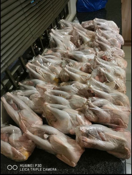Gracelandfarmer's tweet photo. Farm fresh chickens and eggs 🥚 
WhatsApp 0793642181. 
📍📍📍Germiston town.
Delivery 🚚 available in Gauteng only
You pay after delivery 🚚 

Ncikazi. Kaizer chiefs.  Sundowns.  16h00. Bathabile. #mamkhize al ahly.  Mkhulise. De ruyter.  Limpopo dbn july #PhalaPhalaFarmGate https://t.co/ReQMb0jVrA