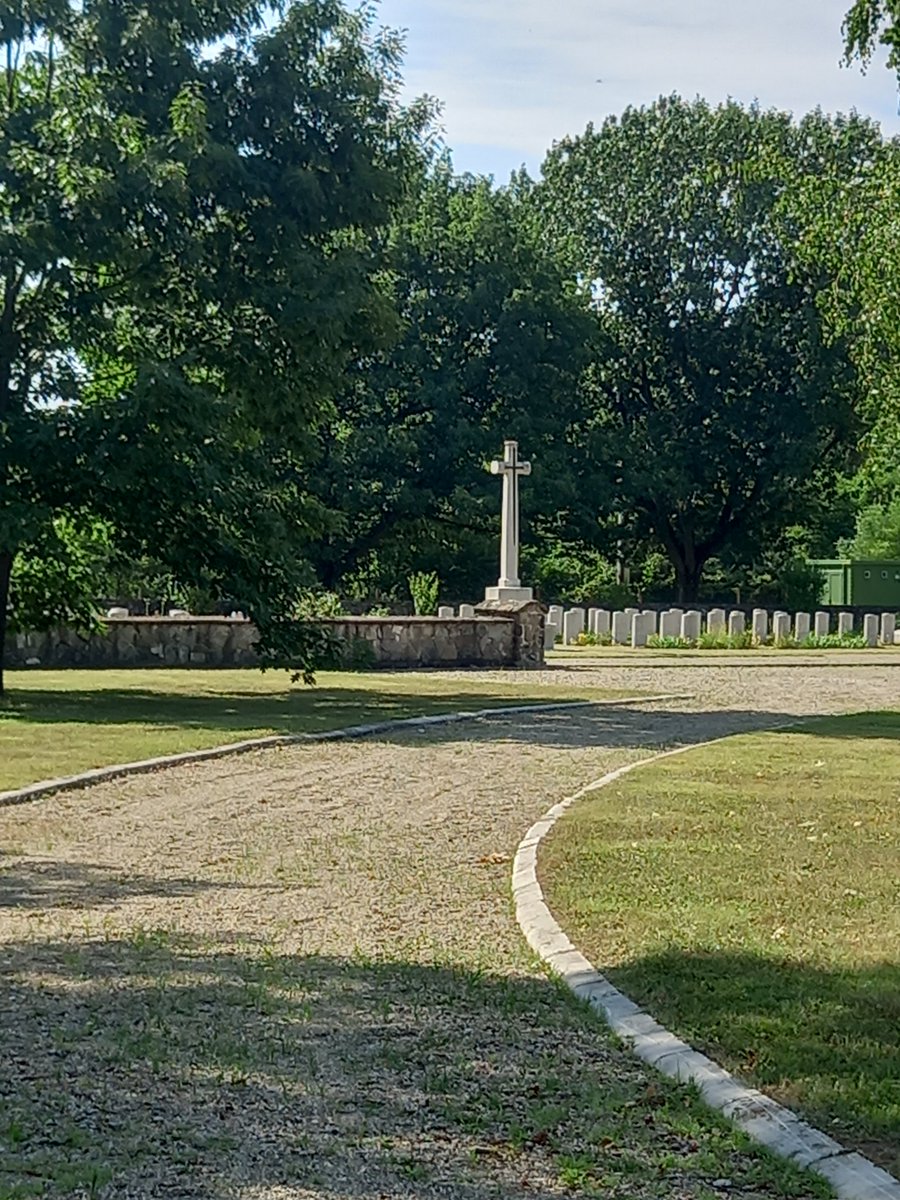 ChantzisNikos's tweet photo. Bucharest War Cemetery @CWGC https://t.co/TpWBffTdfx