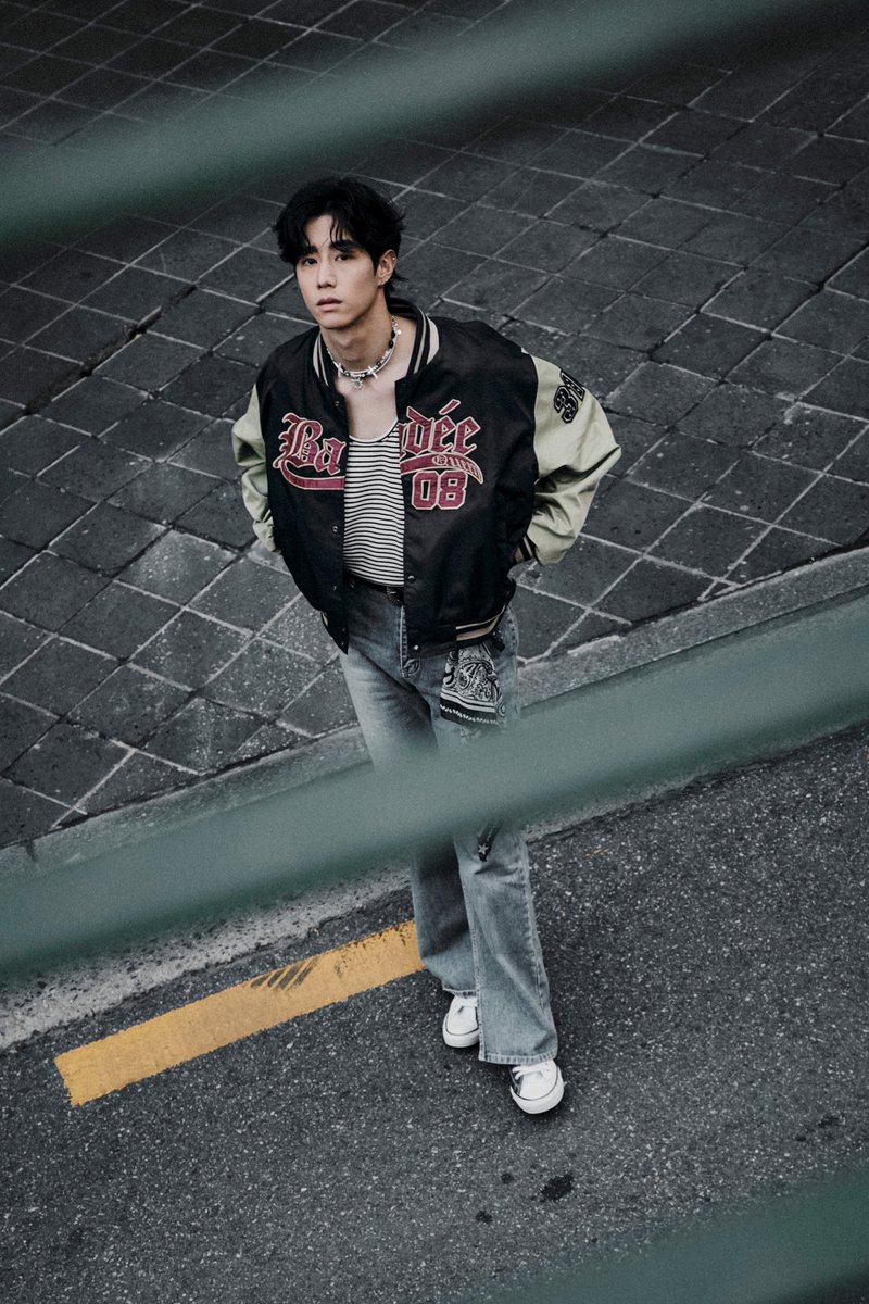 ELLEThailand's tweet photo. มาแล้ว! @marktuan กลับมาพร้อมกับซิงเกิ้ลใหม่ "IMYSM" ความคิดถึงที่ส่งตรงมาจาก LA! ซิงเกิ้ลที่ 5 ที่มาร์คแต่งขึ้นจากความคิดถึงและตั้งใจถ่ายทอดความรู้สึกส่งถึงทุกคนที่รักและคอยสนับสนุนเขามาตลอด ตามไปฟังได้แล้ววันนี้ได้ทุกช่องทาง!

#imysm #MarkTuan #imysm_marktuan #dnathailand https://t.co/Koios1eN7g