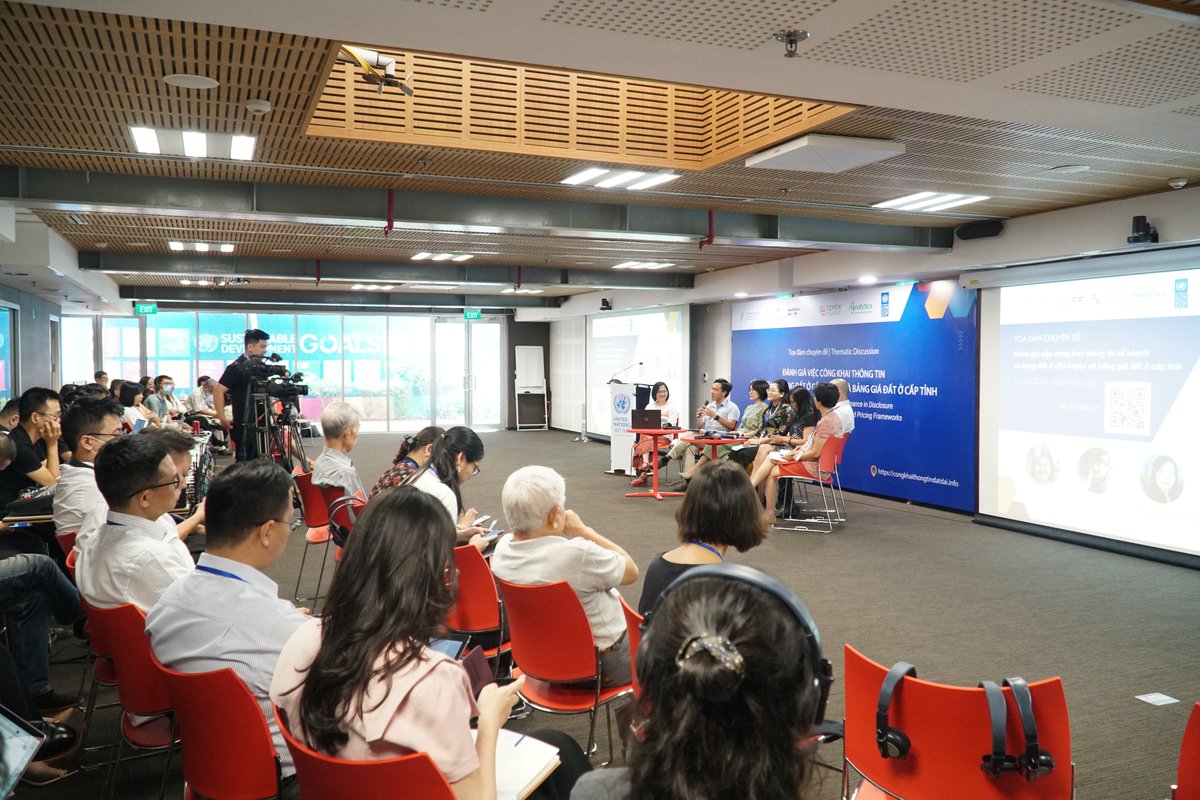 UNDPVietNam's tweet photo. #Now: sharing our “Action-Based Research to Enhance Citizens’ Access to Land Information”
#LandTransparency #AccessToInformation #LandGovernance
Read more: https://t.co/LLnikxuzHT
Great thanks to 🇦🇺@dfat 🇮🇪@irlembvietnam for support thru @PAPI_Vietnam https://t.co/RIyPvMYh4f