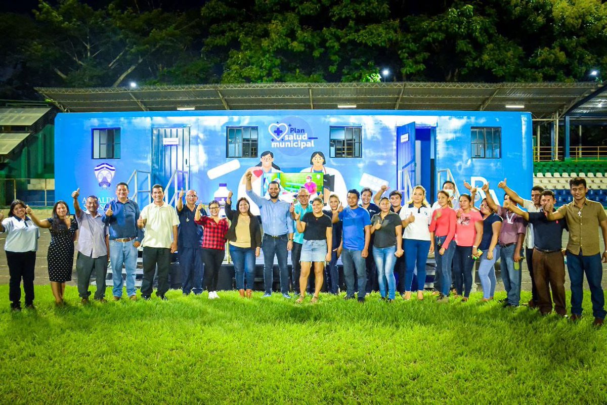 esinformando's tweet photo. Alcalde de Sonsonate @RafaelArevaloES este día hizo el lanzamiento "CLINICA MOVIL" para la zona rural de Sonsonate, para llevar atención médica a sonsonatecos que por generación jamás gozaron de este derecho básico https://t.co/qoqD5xMLzo