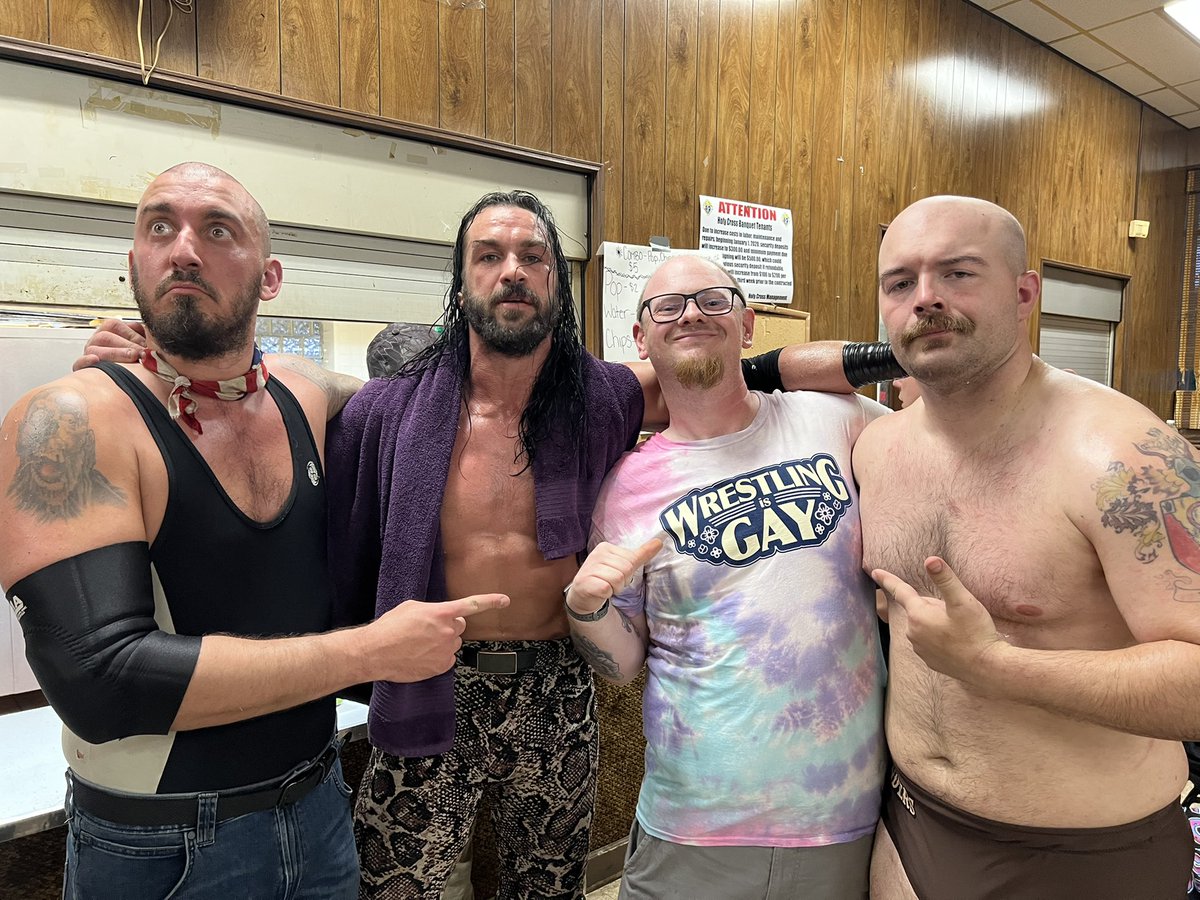 ThornsberryZane's tweet photo. Finally got to see @1called_manders in person, and managed to snag a picture with him, @ThrashJustice, and @ManceWarner. Their match was insane as always, and I loved every second. Never change y’all. https://t.co/s153BeXfx1
