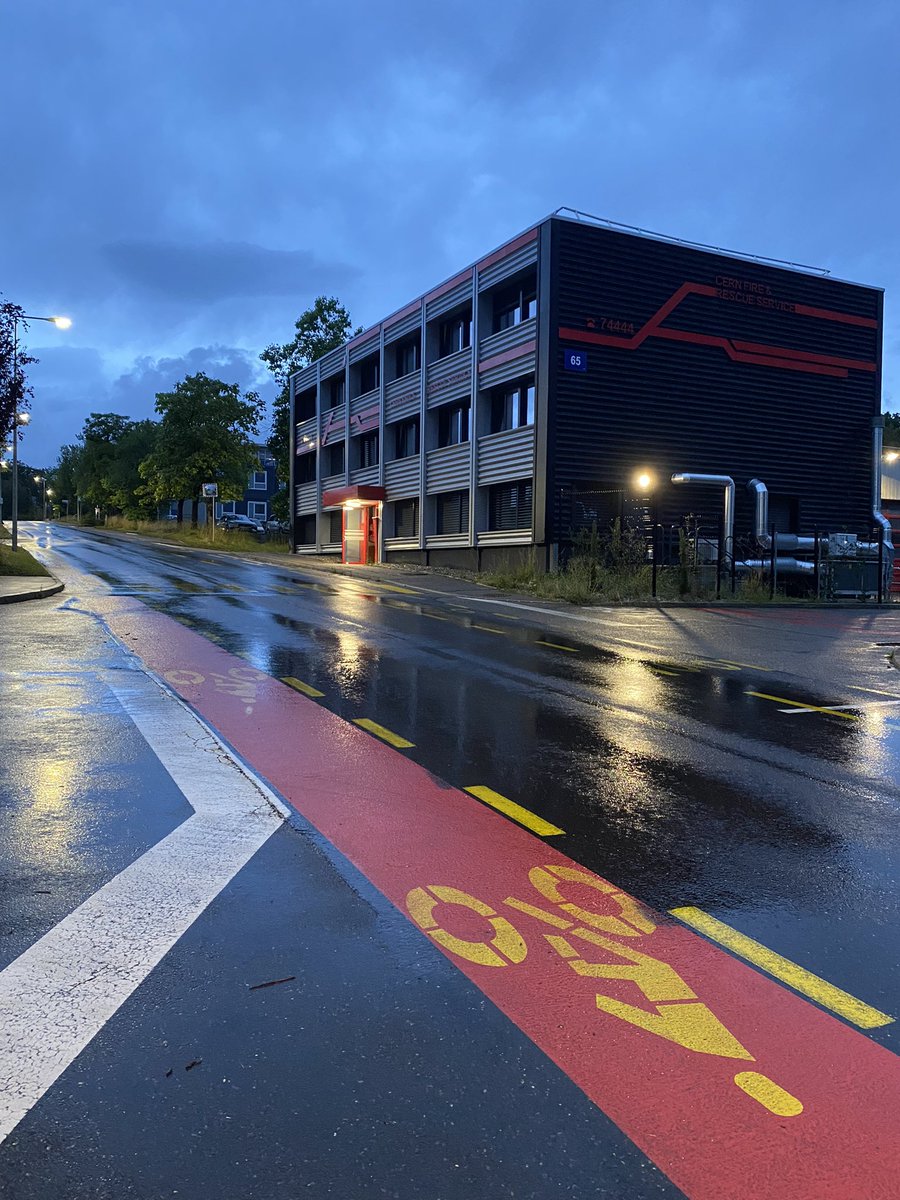 ZFavier's tweet photo. 🌙 Coming back from another night shift at @ISOLDEatCERN. Radioactive Ion Beams of 80-83Zn at TAS and the Isolde Decay Station (IDS) ☢️

Surreal light and clouds @CERN and @PaysdeGexagglo. 

Il est temps de dormir 😴

 @CineGlobe @CERN_FR https://t.co/wW7N71niY2