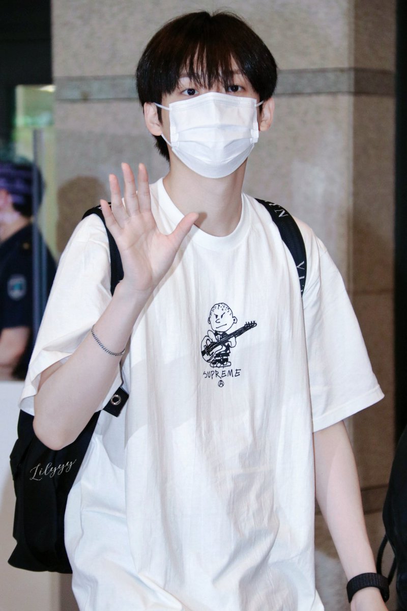 lily_mogu0205's tweet photo. 220701 인천 입국                                                     
#크래비티 #CRAVITY
#구정모 #정모 
#KOOJUNGMO   #JUNGMO https://t.co/jFxh95SZcy