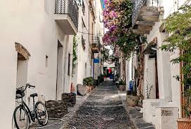 Viajitos's tweet photo. Descubre Cadaques en Girona en el blog de Viajitos
Cadaqués es un encantador pueblo de la comarca del Alto Ampurdán 
https://t.co/qh8wh9iHUJ
#DestinosConEncanto #DestinosEncantadores #Viajitos #Cadaques https://t.co/ZMEHLwi8eQ