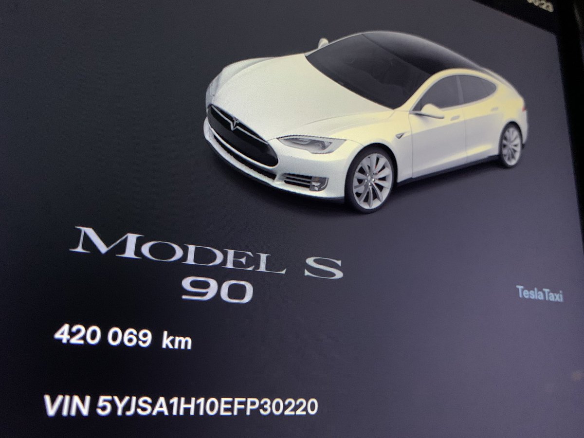 TeslaTaxi's tweet photo. .@elonmusk 🙂🙃 https://t.co/GuxLeN03dh