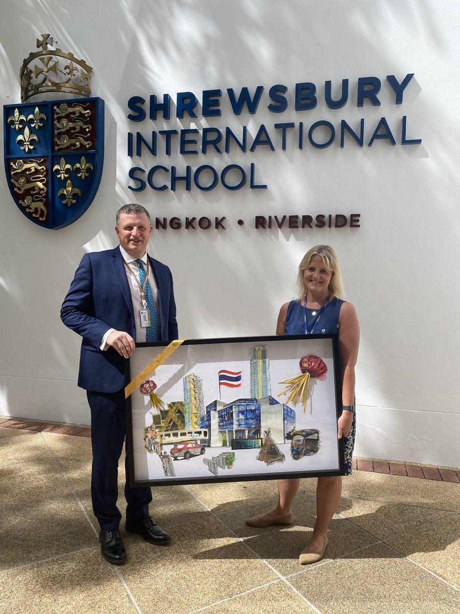 classflipper's tweet image. A lovely farewell whole school assembly and some beautiful gifts from @SHBPARENTS @SHBriverside children and staff. 💕
