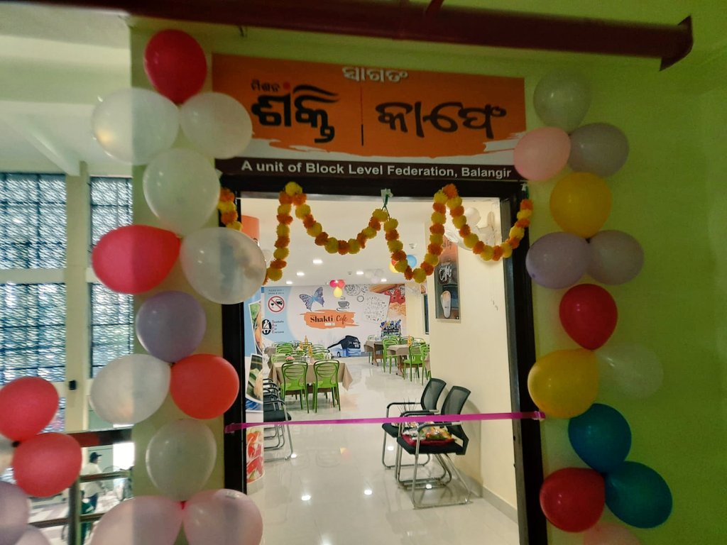 CollectorBgr's tweet photo. Bus passengers can now have delicious snack and meals at @mission_shakti Cafe at NEW BUS TERMINAL BALANGIR. It was inagurated today by Collector Balangir in presence of Chairperson @Mun_Balangir and other officials @OSRTC_Odisha https://t.co/bgGVWRqubI