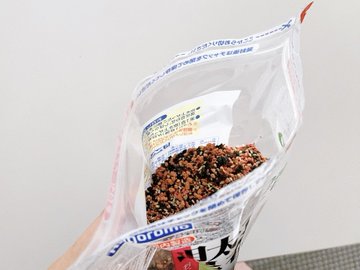 業務スーパー わかめご飯明太子昆布 星2つ 思ってたより辛い 唐辛子のピリッとした辛さが口に残るので辛いのが好きな人にしかおすすめできない