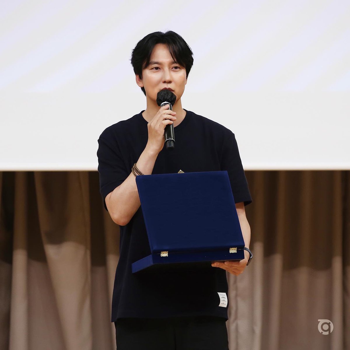 김남길 배우님 🎉
드라마 <악의 마음을 읽는 자들>
🏆SBS 2022년도 상반기 작품상_특별상 수상🏆

축하합니다~ 👏👏👏

#김남길 #SBS #드라마 #악의마음을읽는자들 #작품상 #특별상 #길스토리이엔티 #kimnamgil #throughthedarkness #gilstoryent  #キムナムギル #金南佶