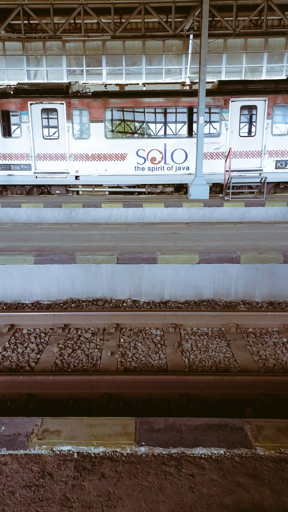 albar2323's tweet photo. Kereta tiba pukul berapa ? https://t.co/RiZURxfX3C
